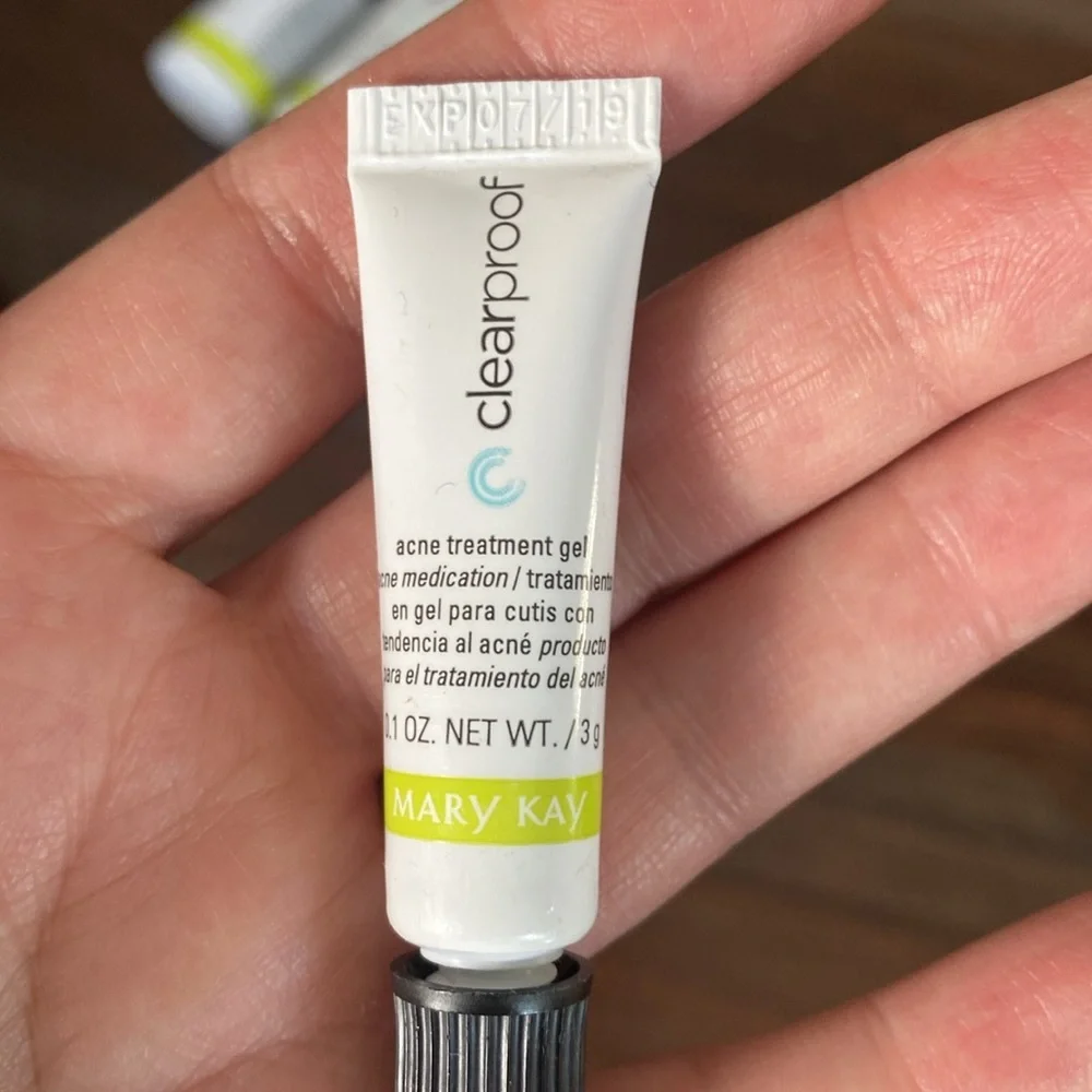 Mary Kay Acne & Blemish Skincare Collection White and Black - Picture 4 of 4